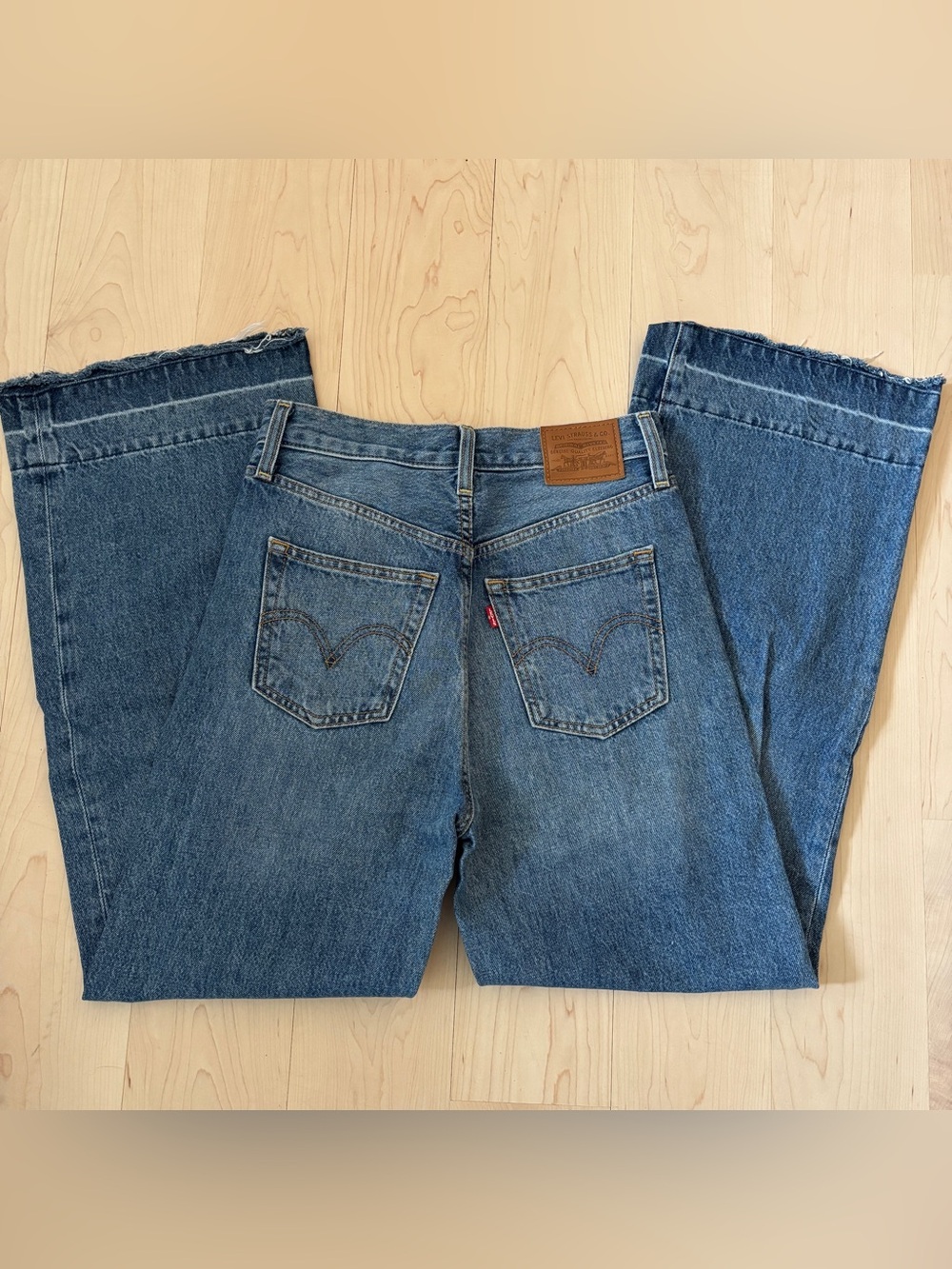 Levi’s Ribcage Wide Leg size 26x30 - Picture 4 of 9